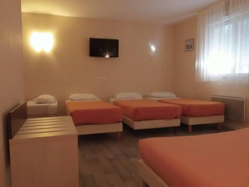 Hotel Azur Saint Junien Cit'Hotel Екстериор снимка